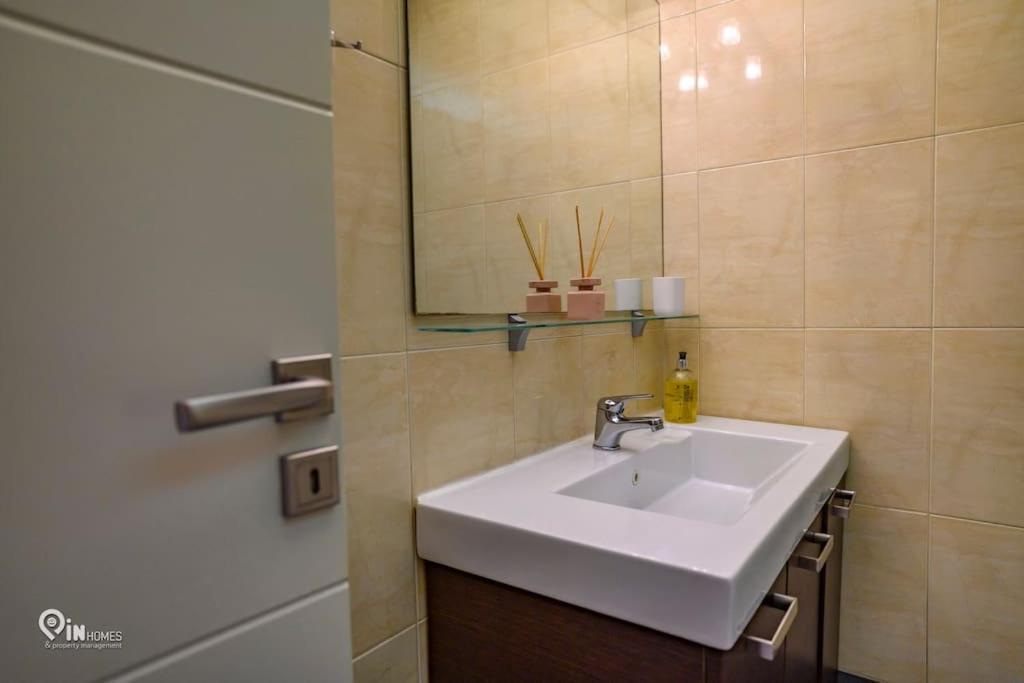 Apartamento Thyme Out In Atenas Exterior foto